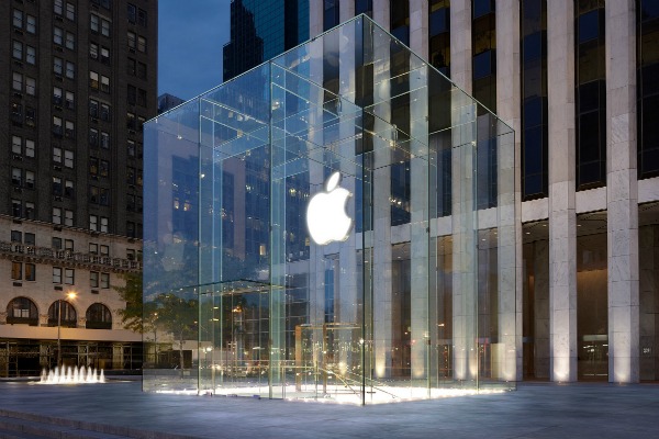 Bruxelles enquête sur les impôts d'Apple, Starbucks et Fiat